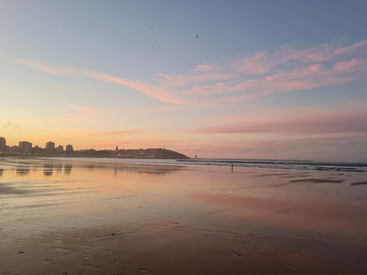 Precioso Piso 6 Personas En La Playa De San Lorenzo * Gijón